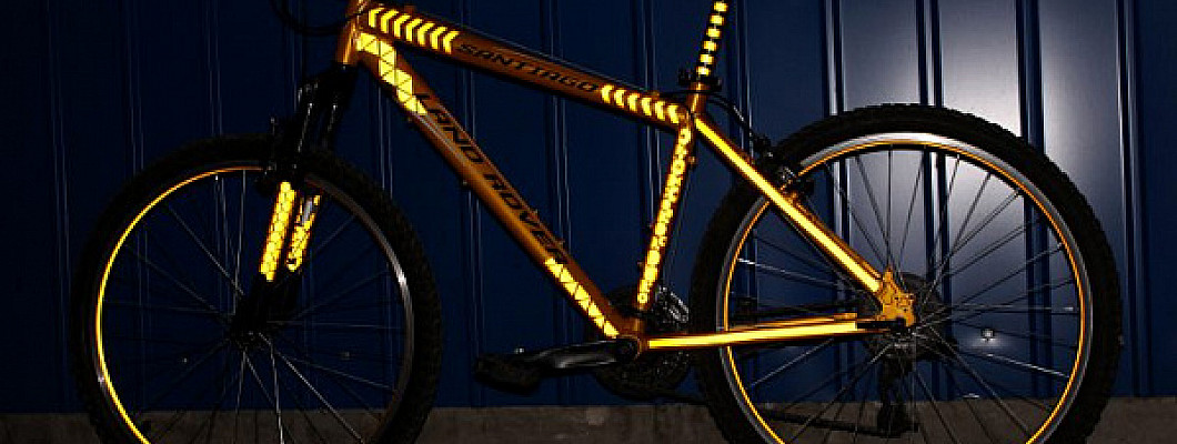 Зачем нужны светоотражающие наклейки для велосипеда и какими они бывают