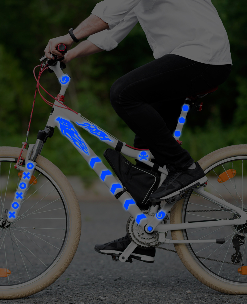 Chain reflective stickers, blue, for solid surfaces photo